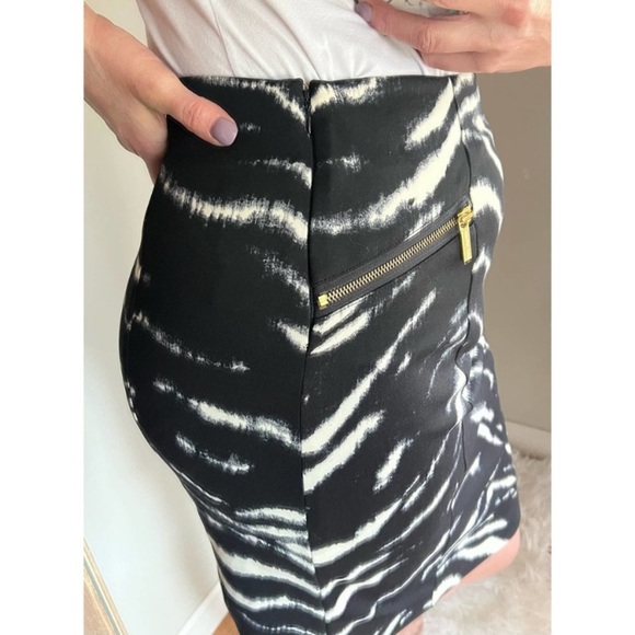 Michael Kors Zebra Print Skirt Size 8 - Picture 3 of 14